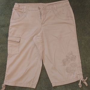 Faded Glory army green cargo capris